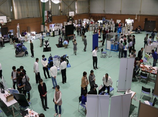 企業展示の風景2